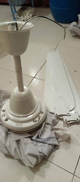 celliing fan very good condition 1