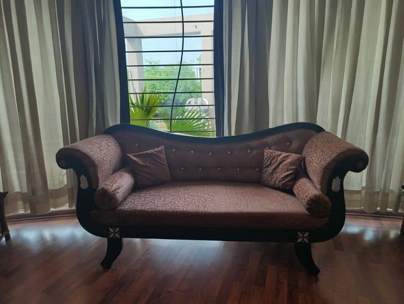 Dewan style sofa with slight carving 1