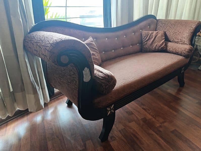 Dewan style sofa with slight carving 3