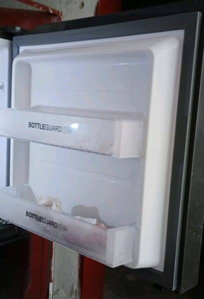 New Haier Fridge HRF-346 IPRA (Smart Inverter) 4