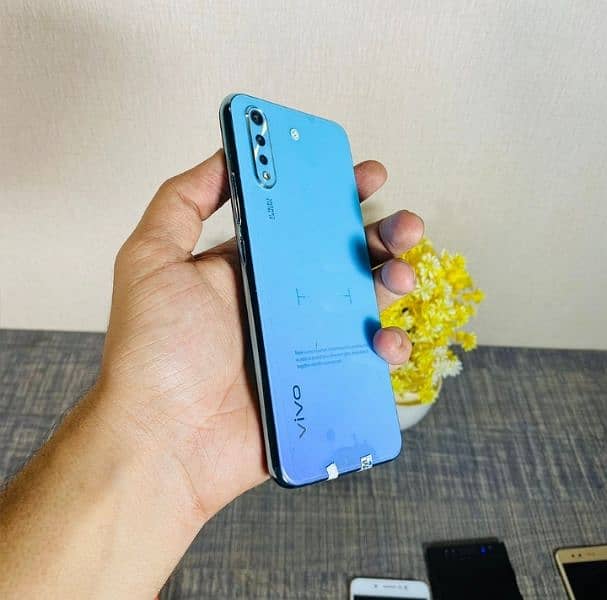 VIVO S1 8/256 DUAL SIM PTA APPROVED WITH BOX 0