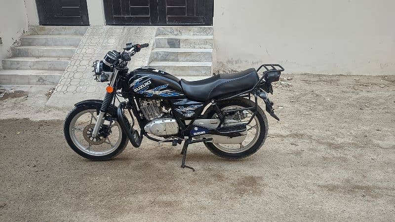 Suzuki GS SE 150 Model 2020 tublees tyre both 1