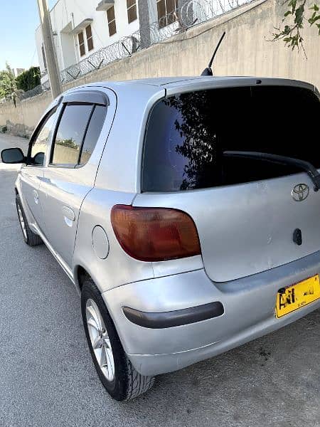 Toyota Vitz 2004 10