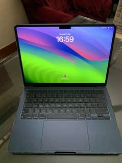 MacBook Air M2 (mint 10/10)