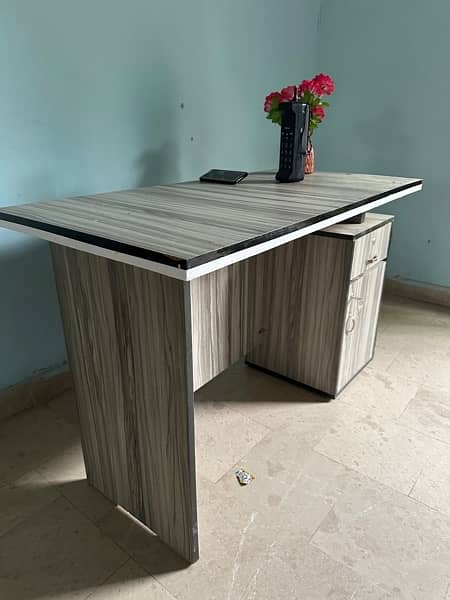 New office Table for Sale 2
