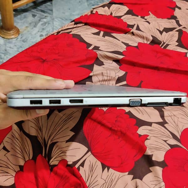 hp folio laptop i5 (4th gen) 4gb/ 128gb SSD 2