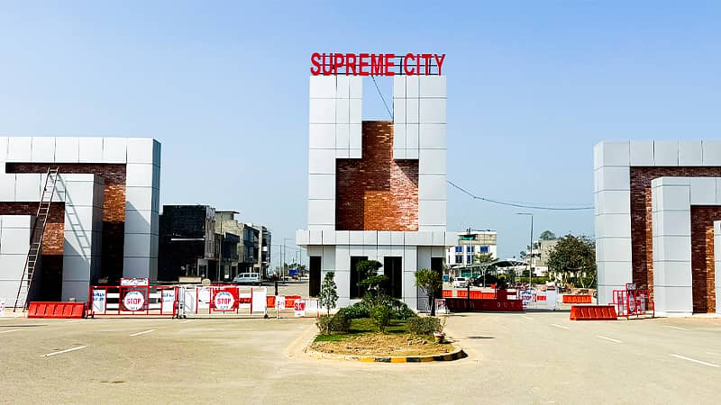 2.65 Marla Commercial Plot On Main Boulevard Round-About For Sale In Supreme City Muridke 0
