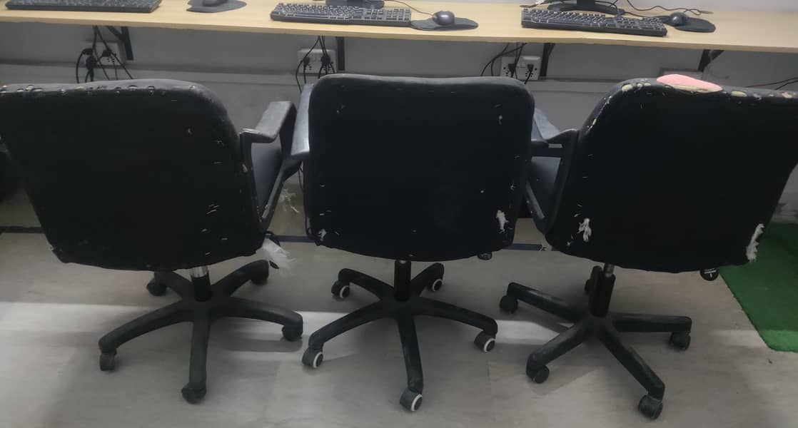 Slightly Used Office Chairs 1