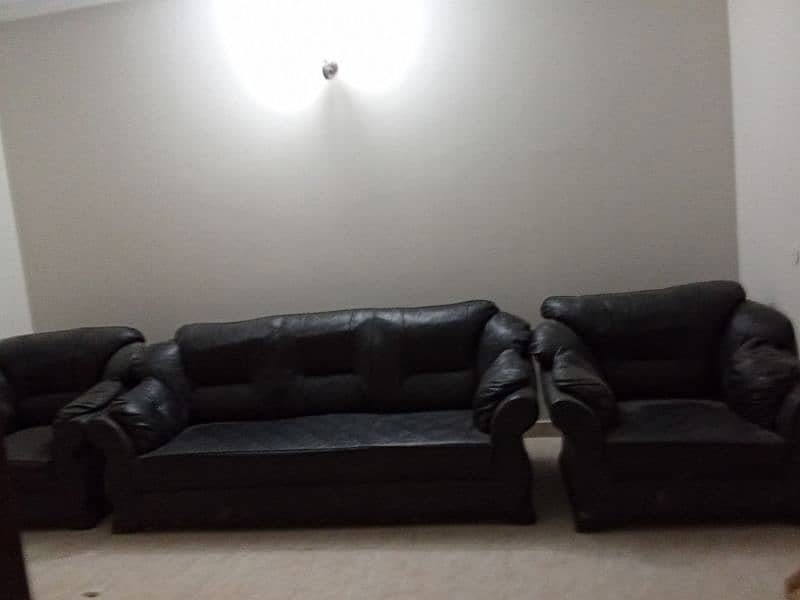 leather sofa 0