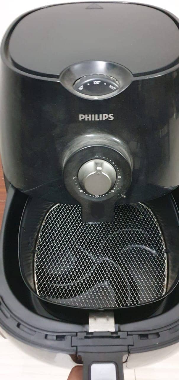 Philips Air Fryer HD9218 Black 3
