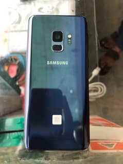 Samsung s9 (mint condition)