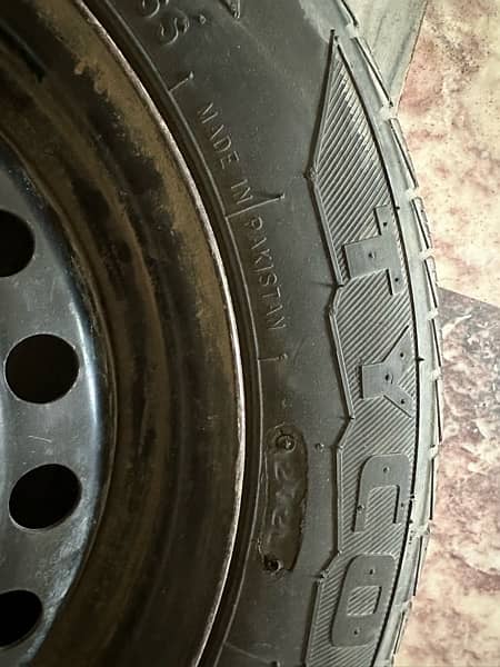 145-80-R13 used tyre with rims 4
