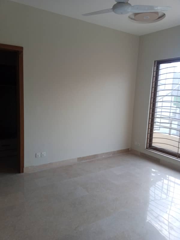 3 bed room portion for rent d,12 5