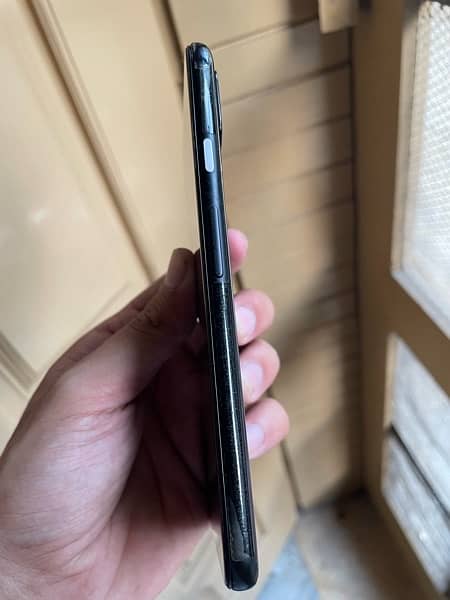 Google Pixel 4a 5g (Phone is on but panel is not working) 2