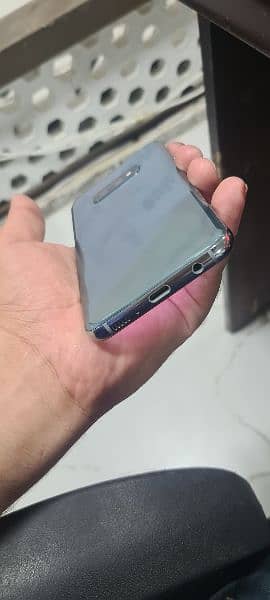 Galaxy S10 FE Minor crack 3