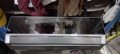 Gree split Ac 1 Ton urgent Sale