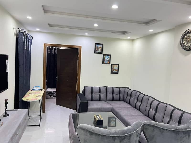 1 BED FULLY FURNISH APARTMENT AVAILEBAL FOR RENT IN BAHRIA TOWN LAHORE 1