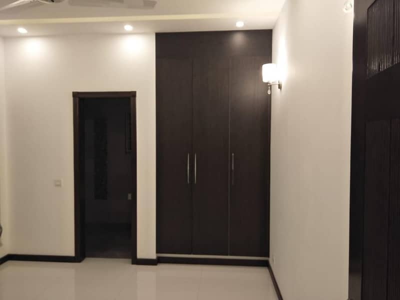 7 Marla Beautiful House with 4 Bedrooms Available for Rent in DHA Phase 6 | 4 Bedrooms 9