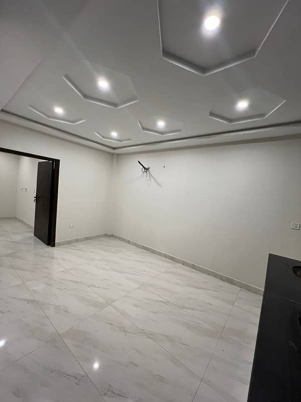 2 BED NON FURNISH APARTMENT AVAILEBAL FOR RENT IN BAHRIA TOWN LAHORE 0
