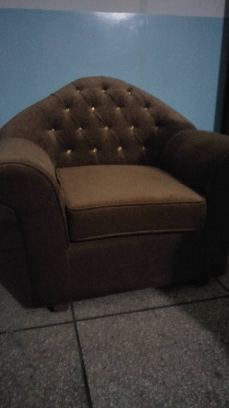 SOFA SINGLE FOR SALE 0