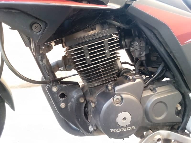 Honda CB 150F in Lush Condition 3