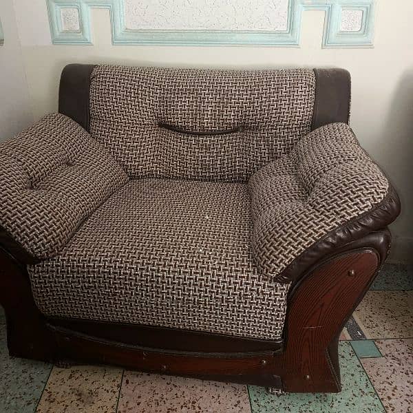 7 seater sofa set slightly used 6