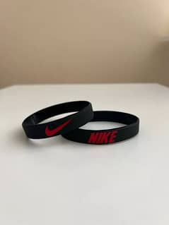 nike wrist bands available