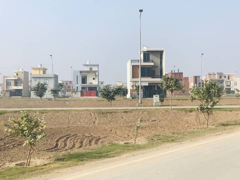 10 Marla Investor Rate Back of 60 Feet Road Plot For Sale in Tulip Overseas Block Park View City Lahore 2