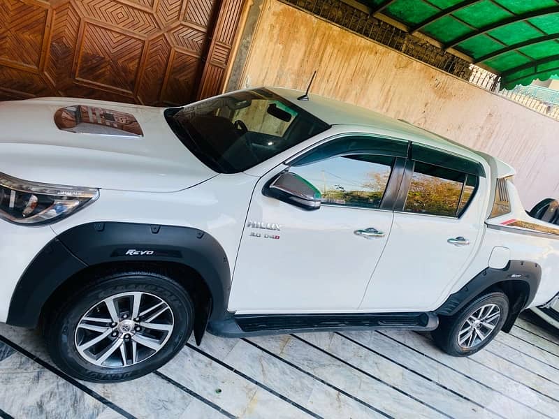 Toyota hilux revo 2017 13