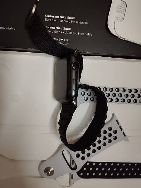 Apple Watch Series 6 Nike Edition 44MM 5