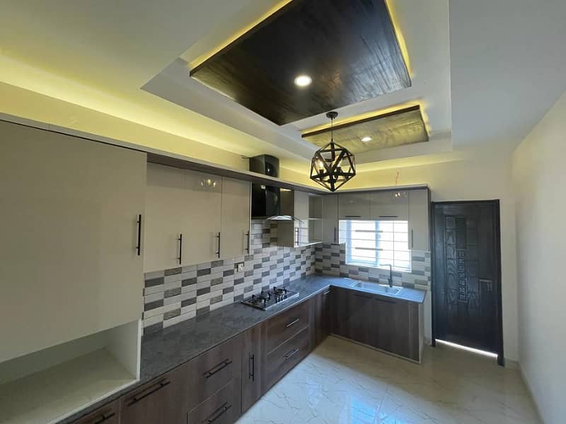 6 MARLA LIKE NEW HOUSE AVAILEBAL FOR RENT IN BAHRIA TOWN LAHORE 15