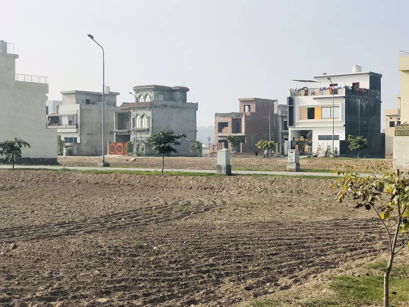 5 Marla 1400 Series Perfect Location Investor Rate Plot For Sale In Tulip Overseas Block Park View City Lahore 3