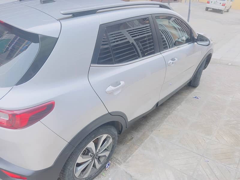 KIA STONIC EX+ 2022 Islamabad Registered Totally Original 6