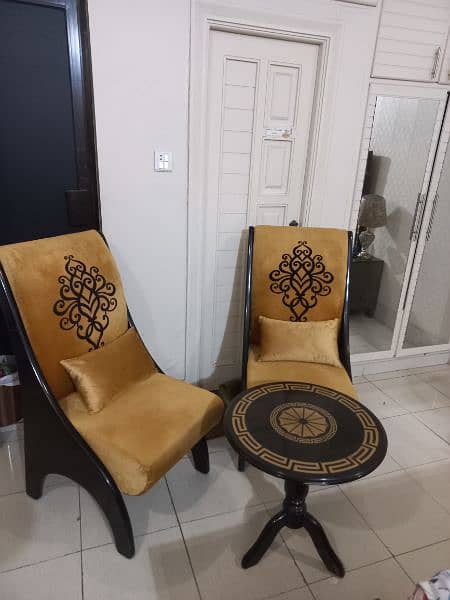 Easy Room  Chairs with long back  For sale 1