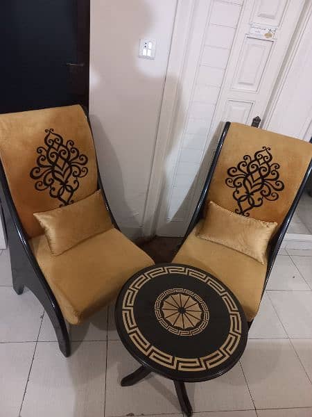 Easy Room  Chairs with long back  For sale 4