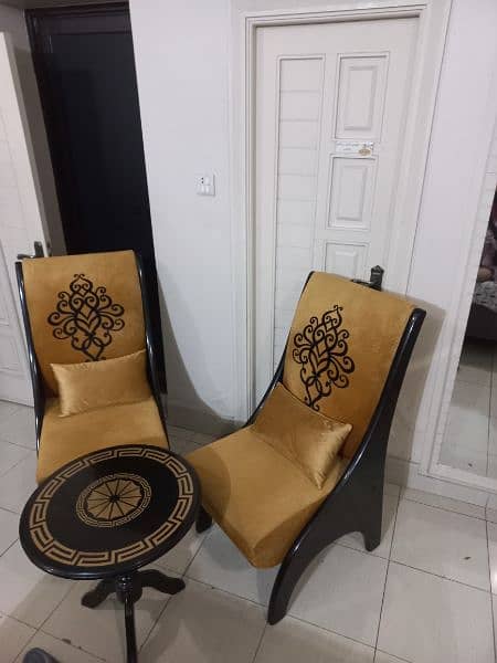 Easy Room  Chairs with long back  For sale 5