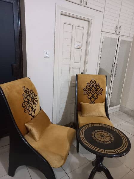 Easy Room  Chairs with long back  For sale 8