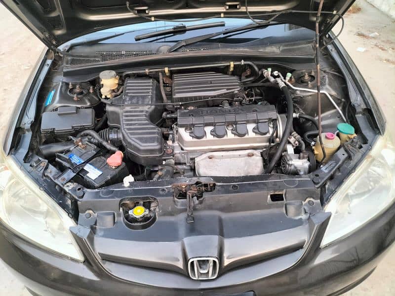 Honda Civic EXi 2004 4