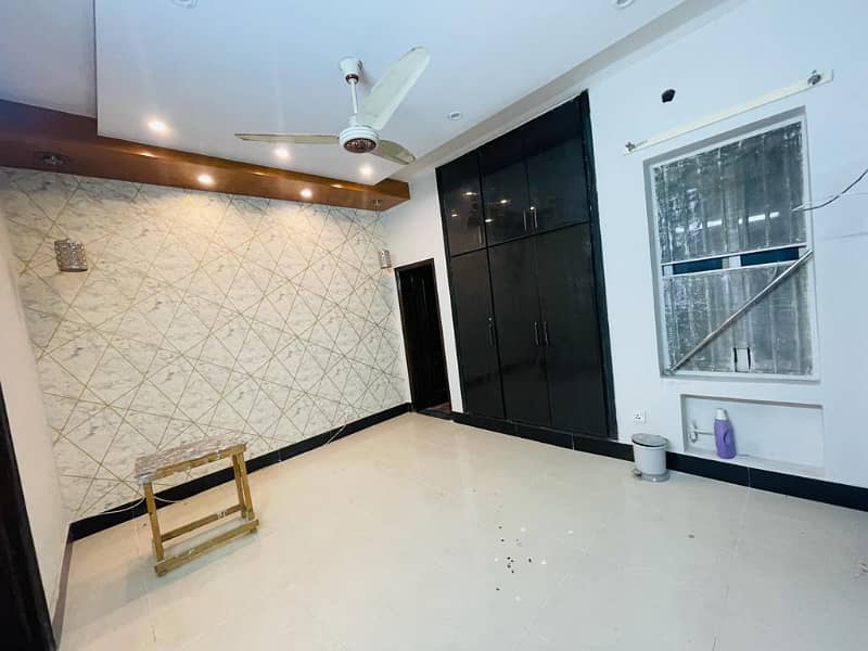 10 Marla Uper Portion Available For Rent in Faisal Town 1