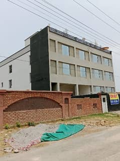 Commercial 2 Kanal Building for Rent