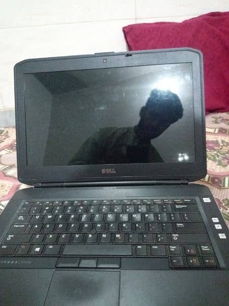 Dell e5430 core i7 3rd gen 8 gb ram 320 hdd 2