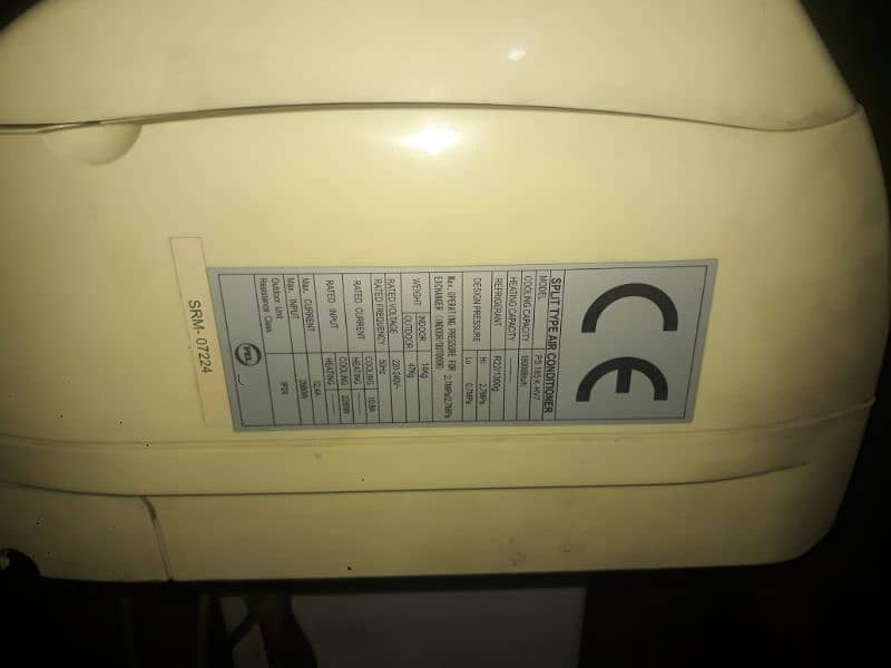 pel 1.5 ton non inverter neat and clean only 2 year use 100% original 1
