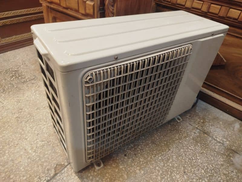 Inverter AC PEL 1.5 TONS almost new very less used 2