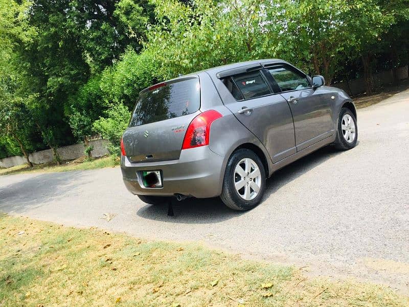 Suzuki swift dlx 2011 5