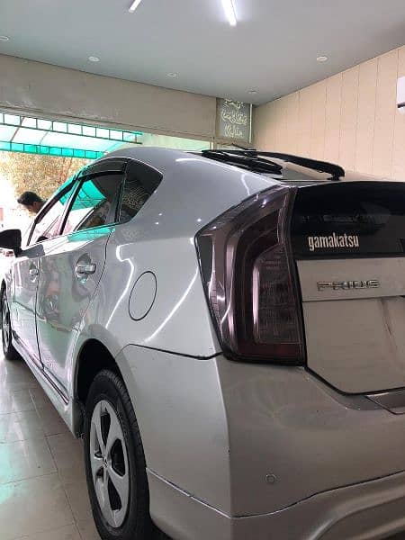 Toyota Prius 2011 model (PHV PLUG IN HYBRID) 8