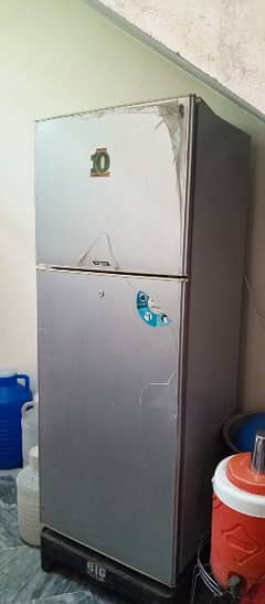 Waves Fridge Large size New condition just few months used
