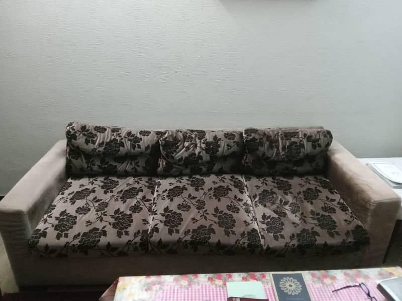 2 & 3 seater sofa set in good condition for sale. 0