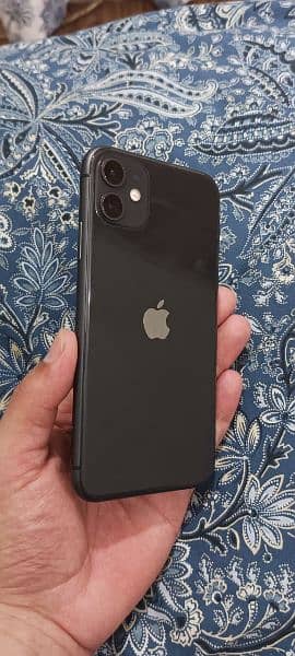 iphone 11 64gb 10/10 cndition 3