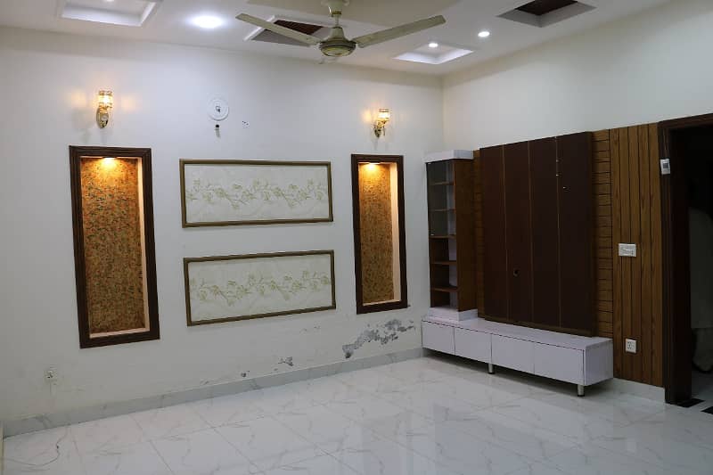 Ten Marla Lower Portion For Rent in Bahria Town Lahore 4