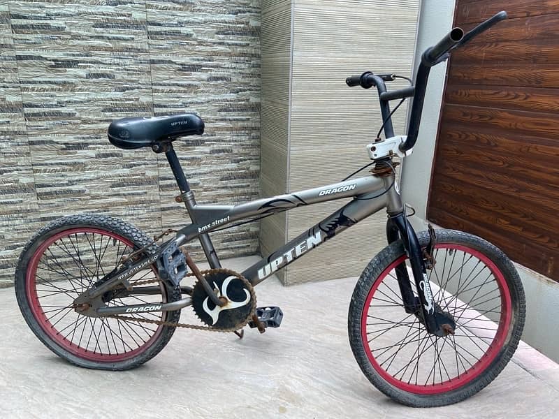 bicycle in good condition for sale with tyres and brakes to be fixed. 2